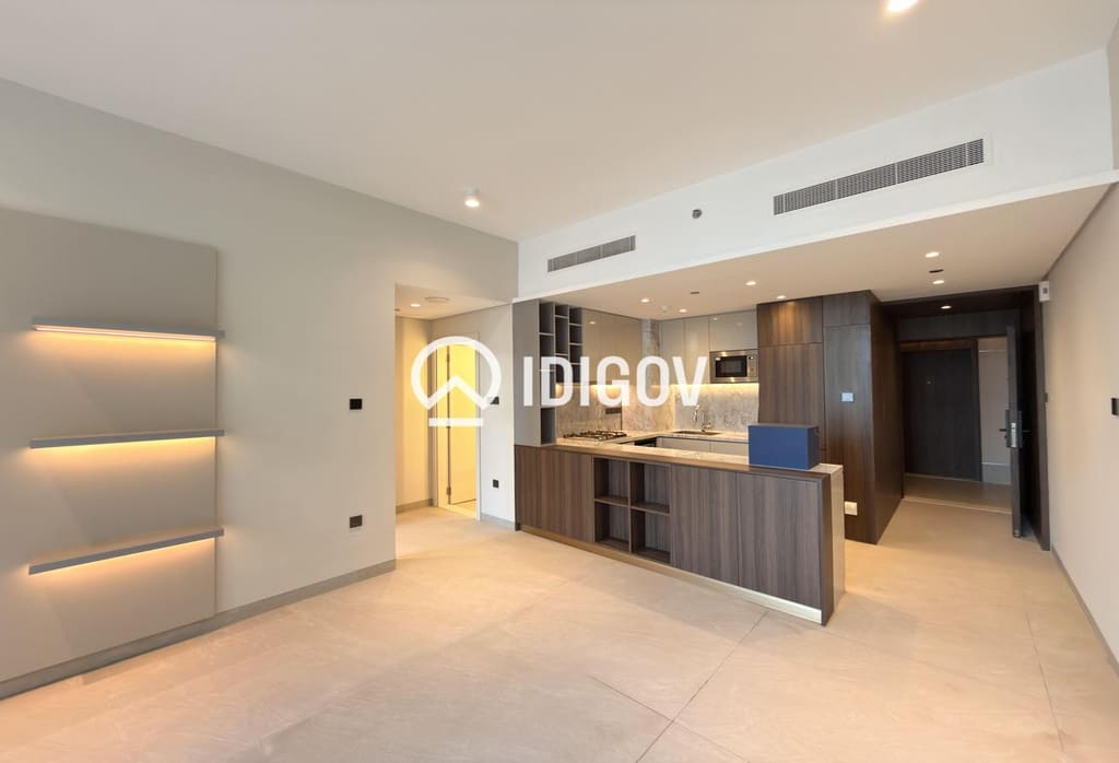 1BR with a study, Stonehenge Residence