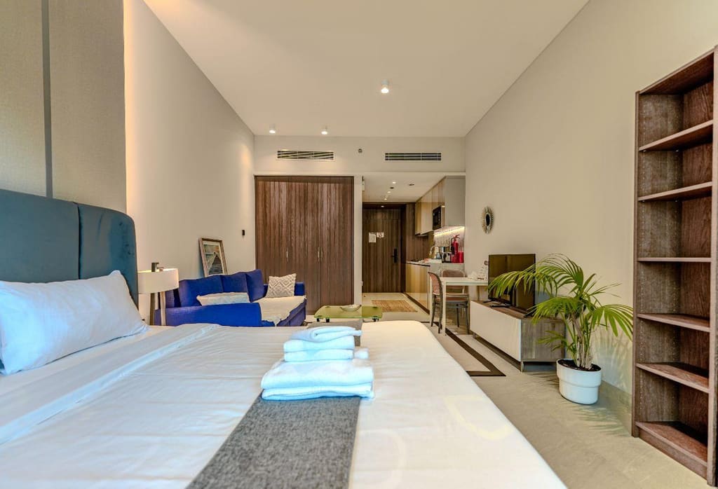 Furnished studio, Stonehenge Residence · 446 sqft