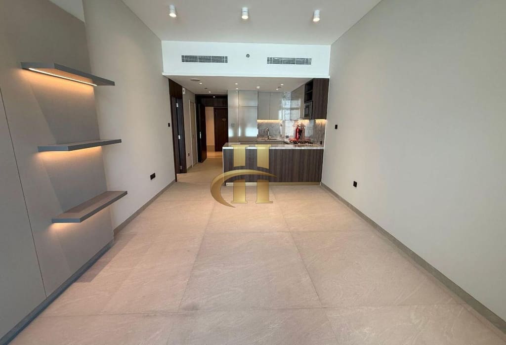 1BR, Stonehenge Residence · 690 sqft