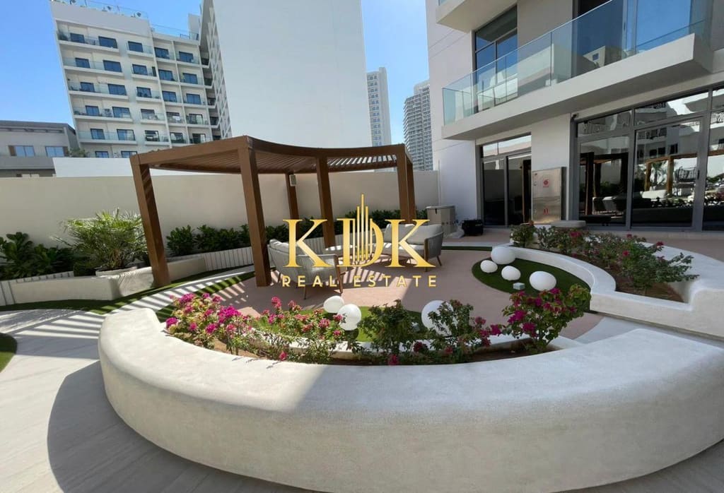 1BR, Stonehenge Residence · 815 sqft
