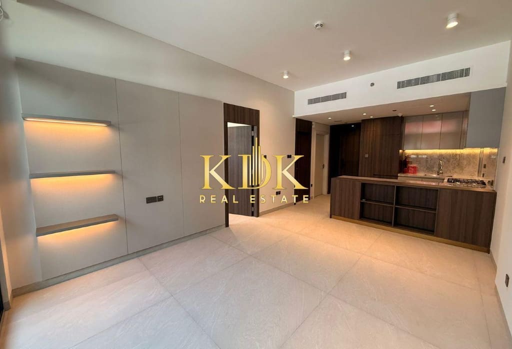 1BR, Stonehenge Residence · 766 sqft