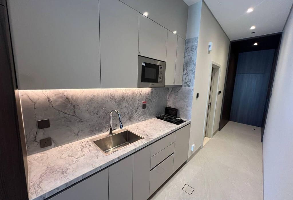 Part-furnished studio, Stonehenge Residences II · 595 sqft