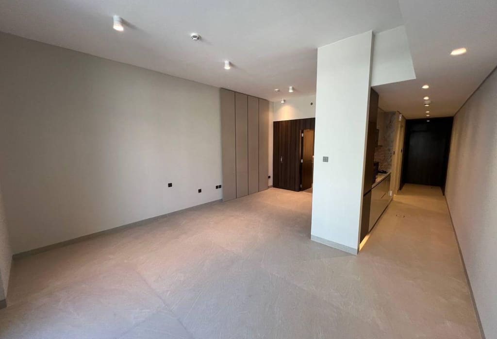 Studio, Stonehenge Residences II · 595 sqft