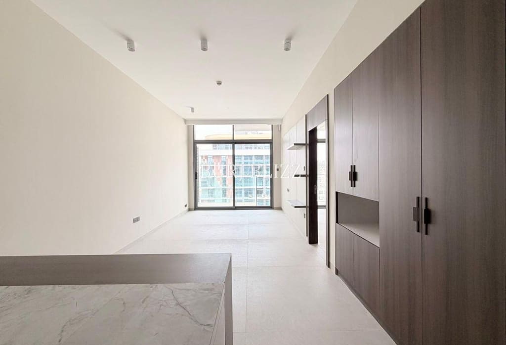 1BR, Stonehenge Residences II · 789 sqft