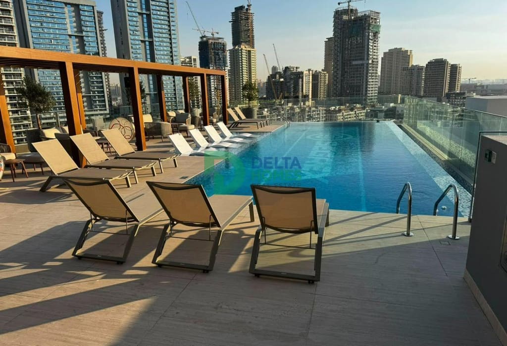 Rooftop pool deck
