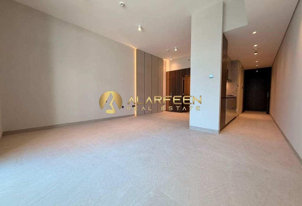 Studio, Stonehenge Residences II · 595 sqft