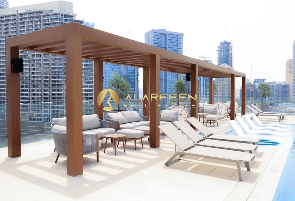 Rooftop pool deck